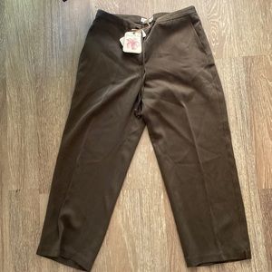 Tommy Bahama brown slacks. Size 4. Never worn. Comfy/dressy pants.